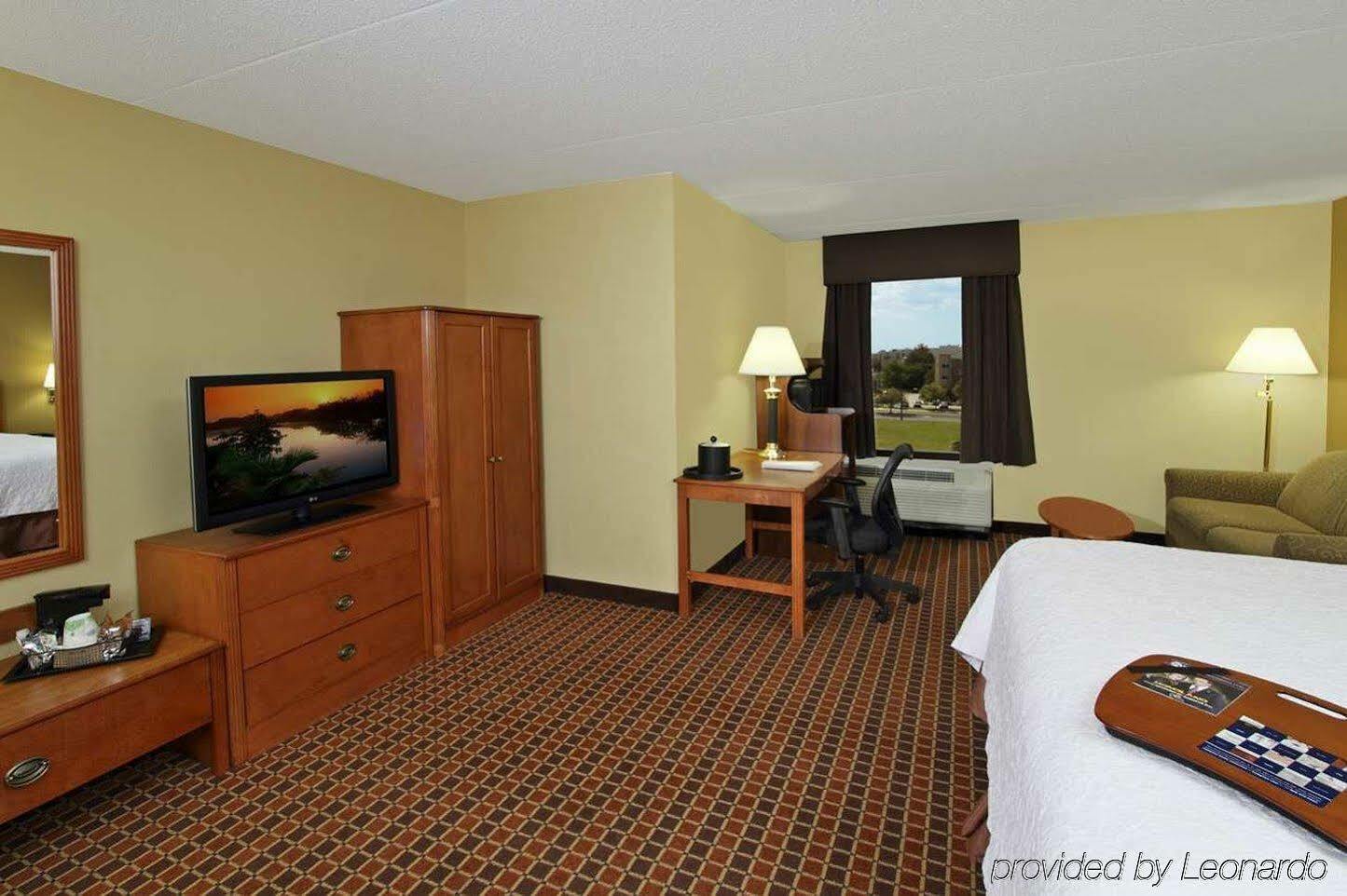 Hampton Inn Philadelphia-Airport Екстериор снимка